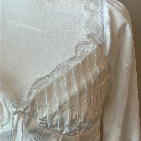 Cider White Ruffled Blouse - Picture 3 of 5